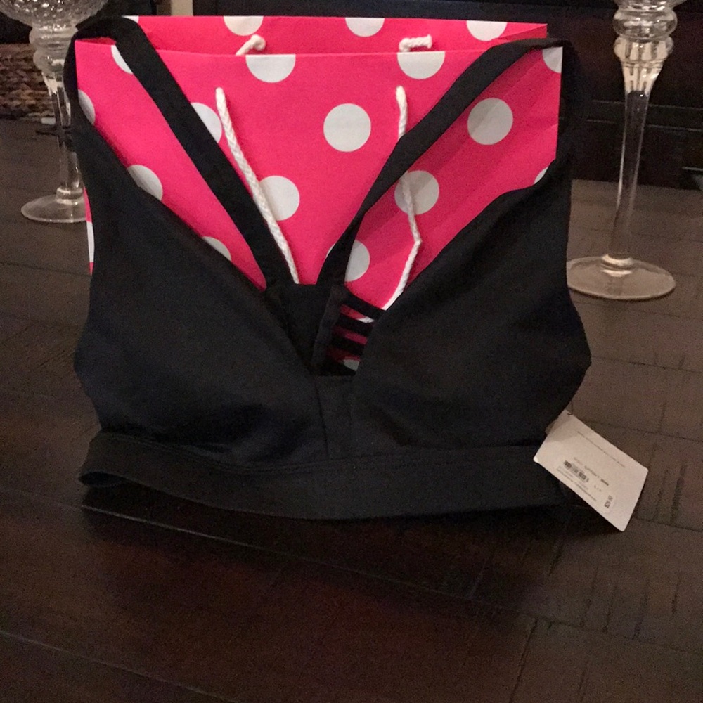 VSX sports bra size small